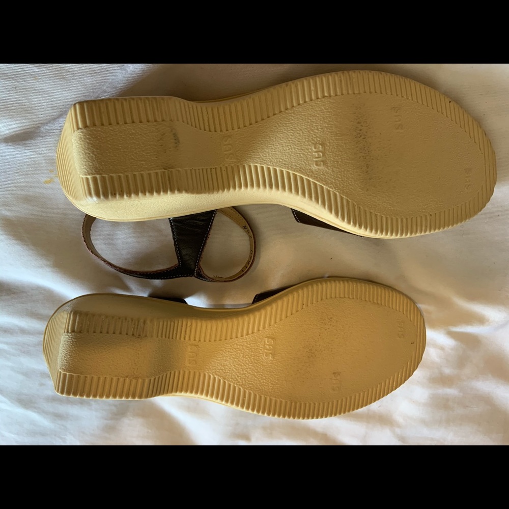 Sandals - Picture 7 of 9
